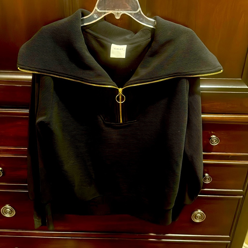 Gently worn Varley sweatshirt  retails $158.